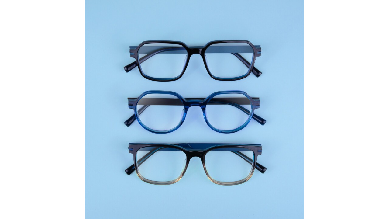 A distinctive construction (geometric design, extra-flat stainless steel, high sections, matt colours) gives this model a strong character while still being easy to wear.     As for the colour, it’s expressed discreetly on the front (with an understated feel and a subtle coloured line), and more strongly on the temples.
