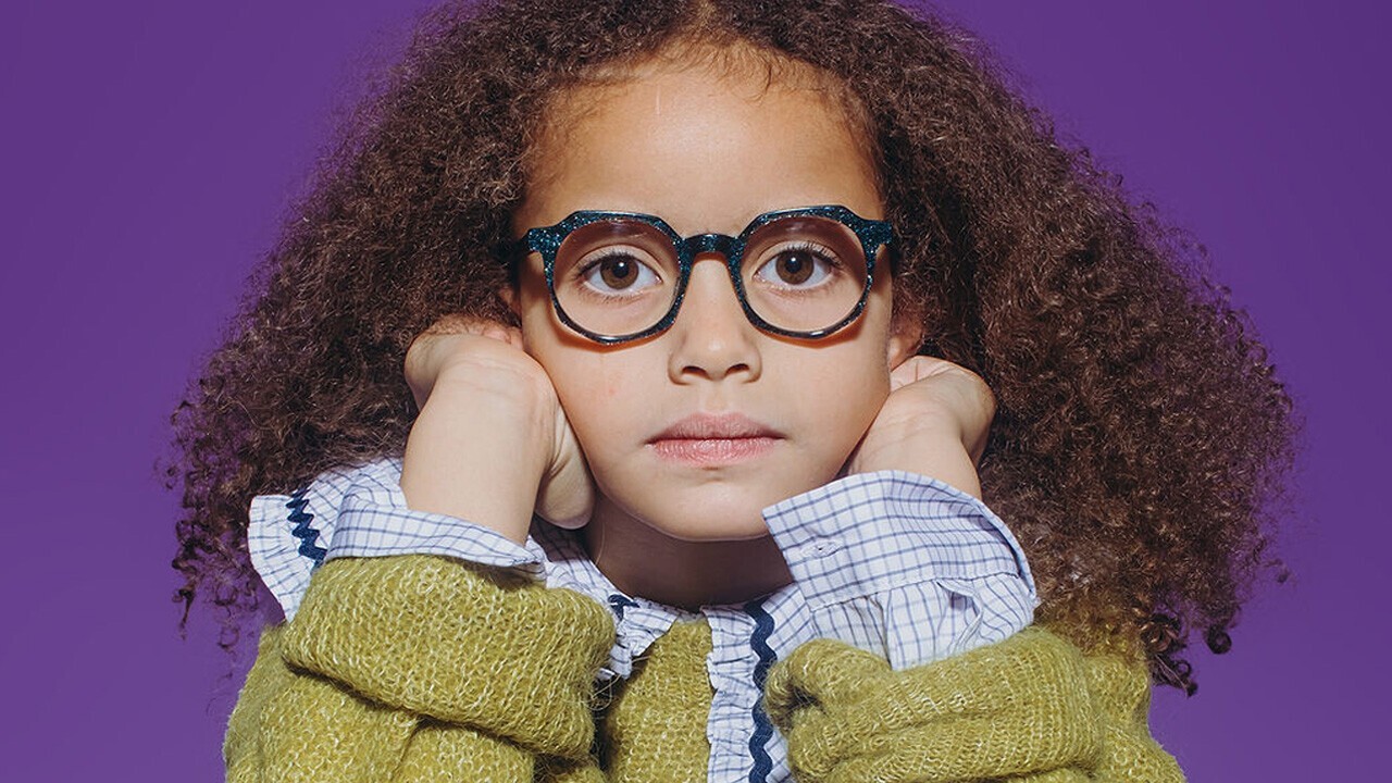 With its many corners and edges, MARLO is both unconventional and harmonious. These glasses don't hide.