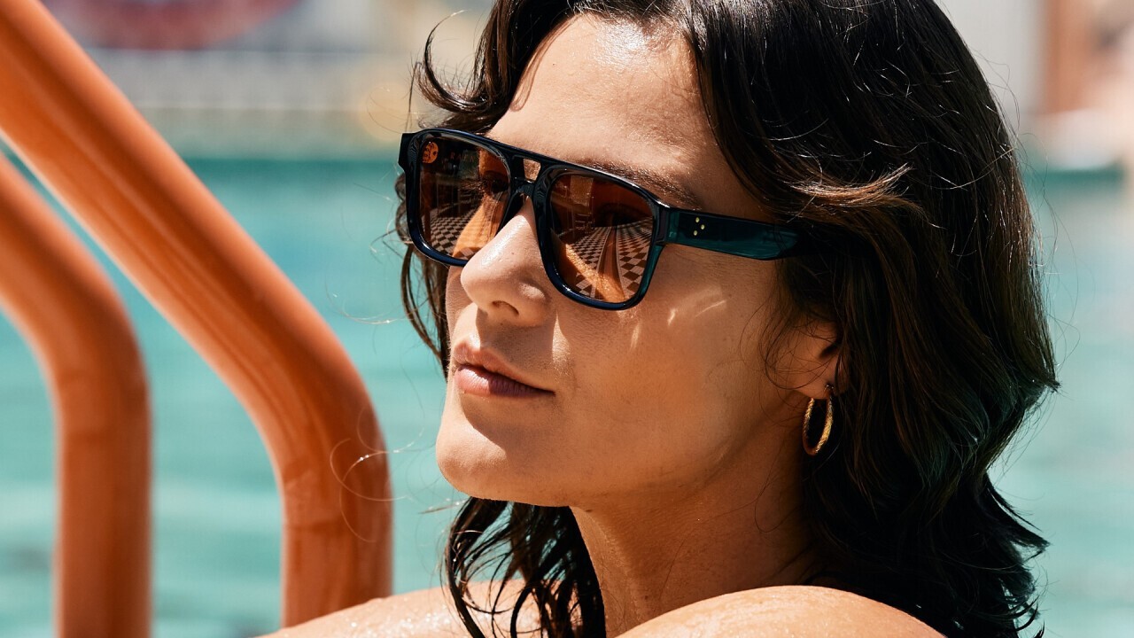 Hannah in Rifka in Recycled Black und Spritz