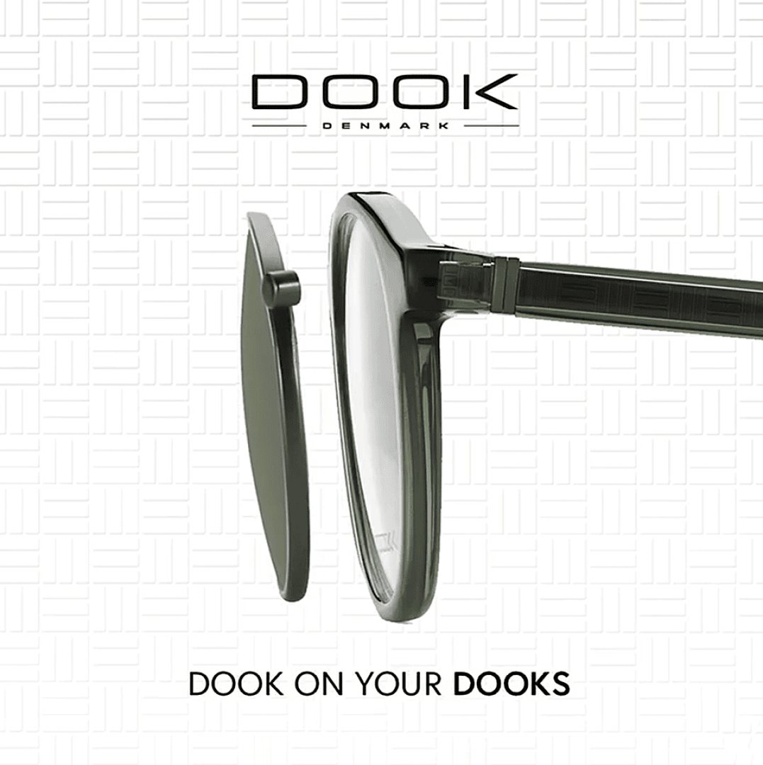 Eine Brille. Viele Funktionen.
Entwickelt für maximale Flexibilität im Alltag.
One pair of glasses. Many functions.
Designed for maximum everyday flexibility.