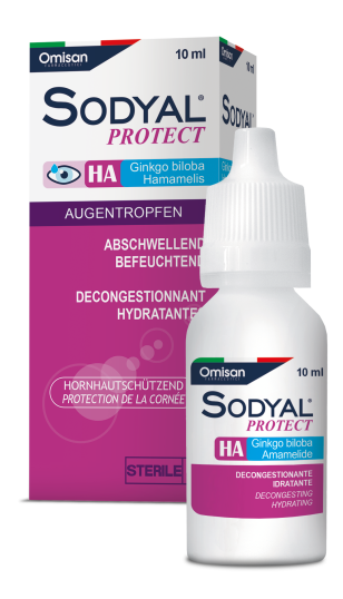 Ein weißes 10-ml-Fläschchen Sodyal Protect Augentropfen mit blau-violettem Etikett steht vor dem Verpackungskarton, auf dem der Produktname und die Angaben auf Deutsch und Französisch stehen.