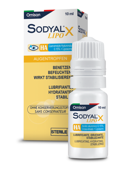 Eine Schachtel und eine Flasche mit Sodyal X Lipo Augentropfen mit gelbem und blauem Branding. Die Verpackung hebt die wichtigsten Eigenschaften wie "sans conservateur" und "lubrificante, idratante, stabilizzante" hervor. Die Flasche ist mit 10 ml beschriftet.